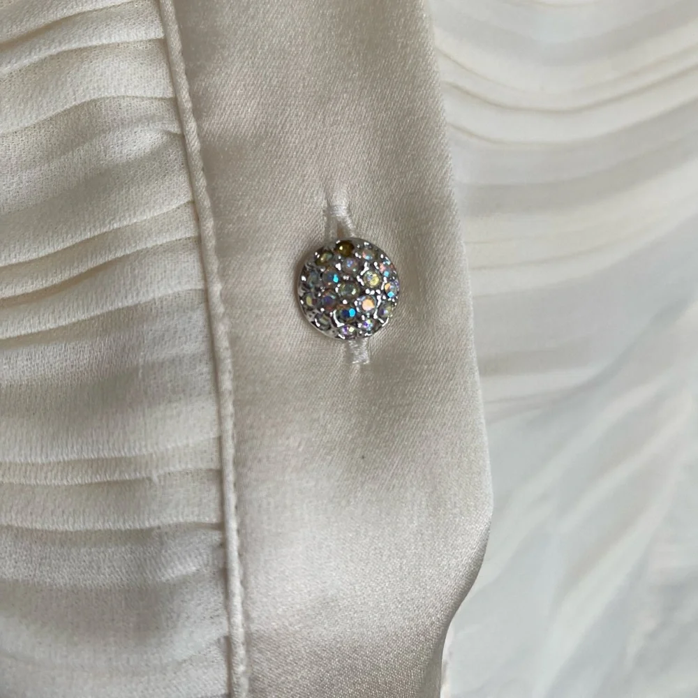 St. John Silk cream blusa - Picture 7 of 7